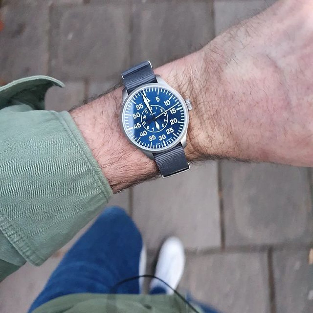 Saturday work crew! No rest for the greedy.....#saturdaywork #norestforthewicked #haveadayoff #laco #lacowatch #lacoflieger #lacoblauestunde #lacowatches #fliegerwatch #fliegerwatches #flieger #germanflieger #madeingermany #newwatchalert #actionshot #werkwerkwerkwerkwerk