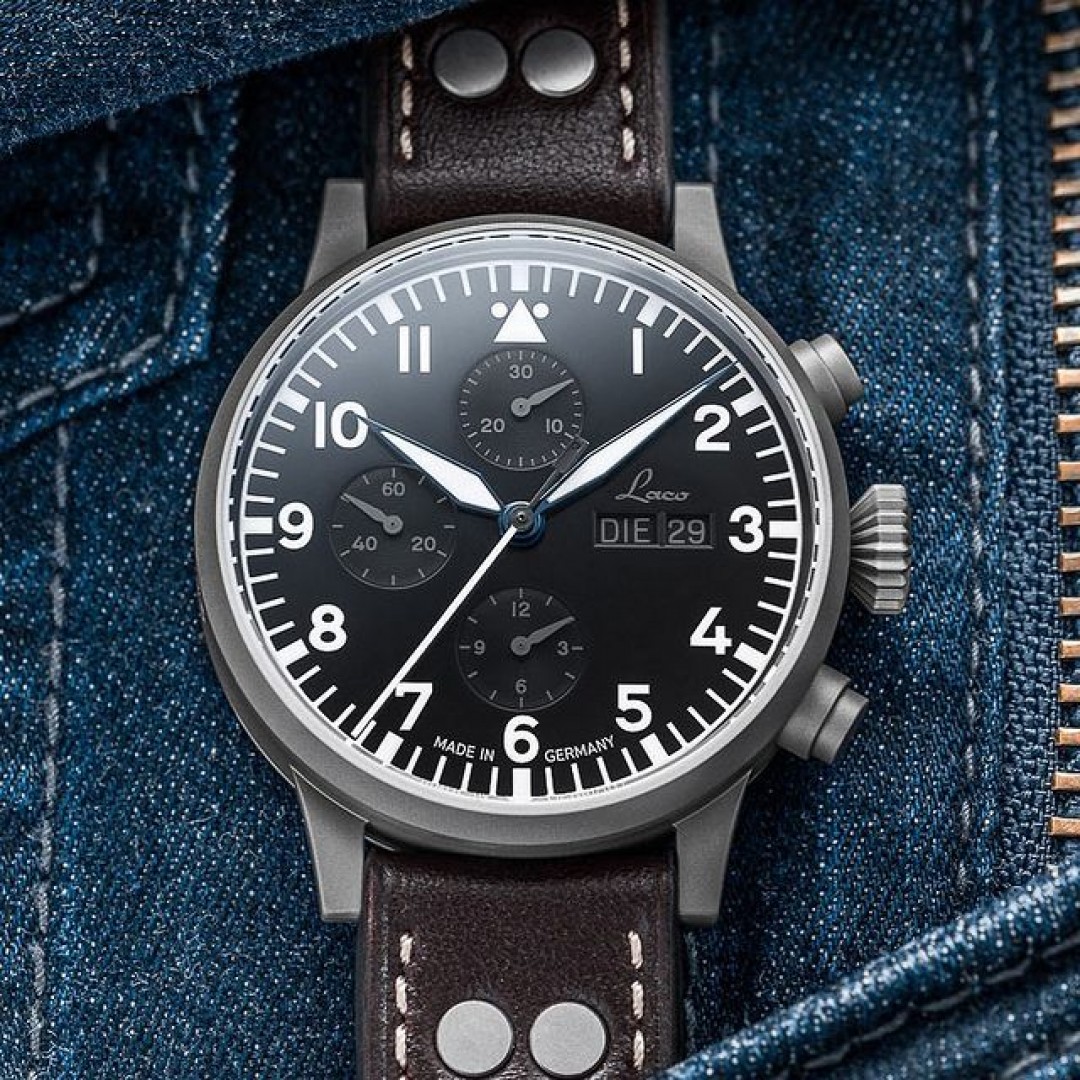Happy FliegerFriday! Today not with one of our classical pilot watches but with a special model - our “München” chronograph - extra features but still a part of the Laco pilots family 