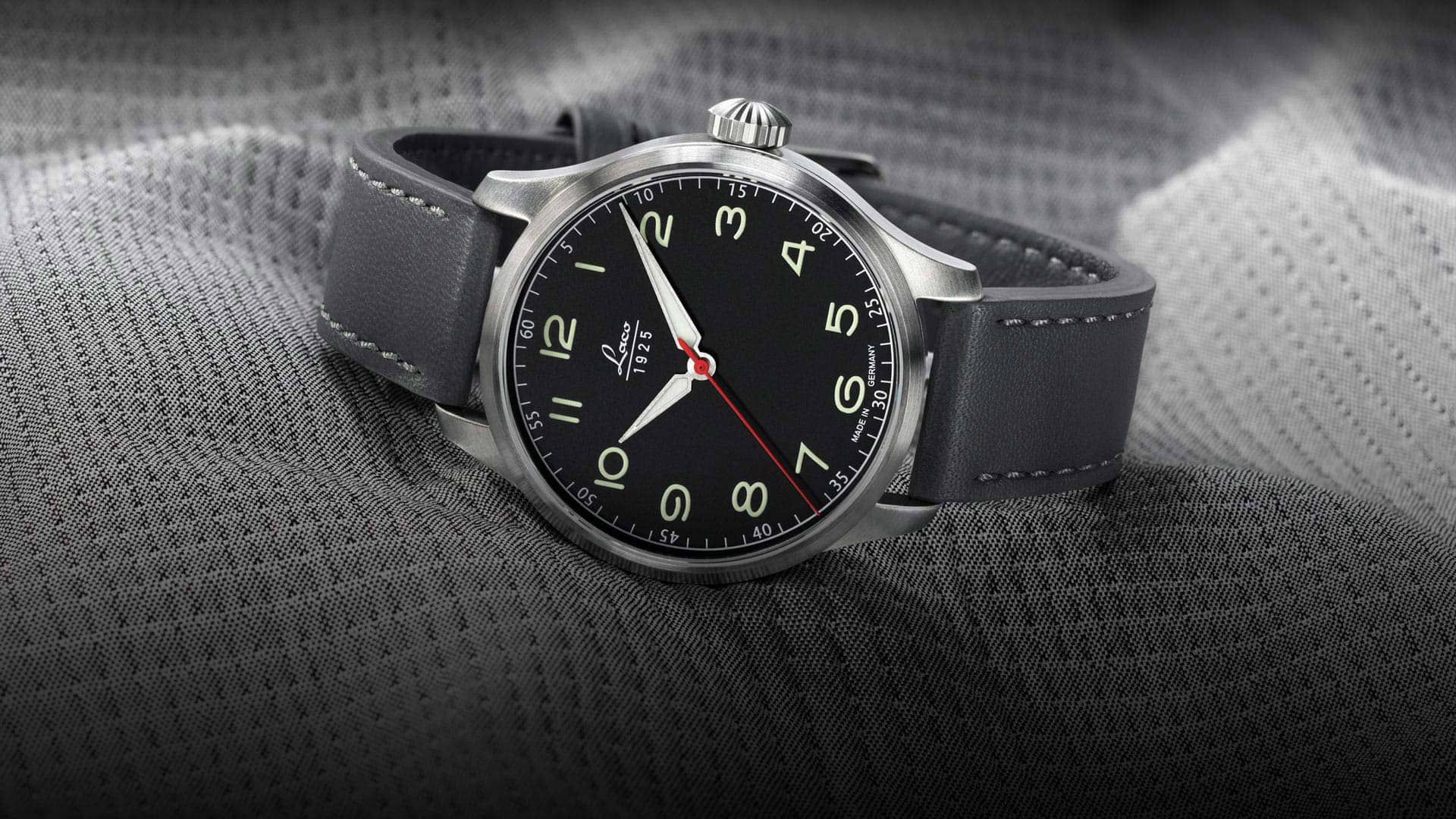 Black Automatic 42
