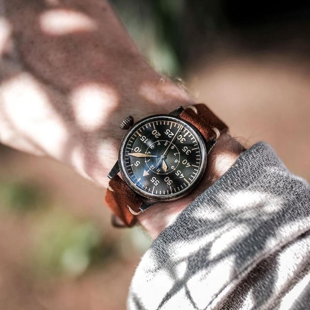 We can’t help but love a bit of faux patina 