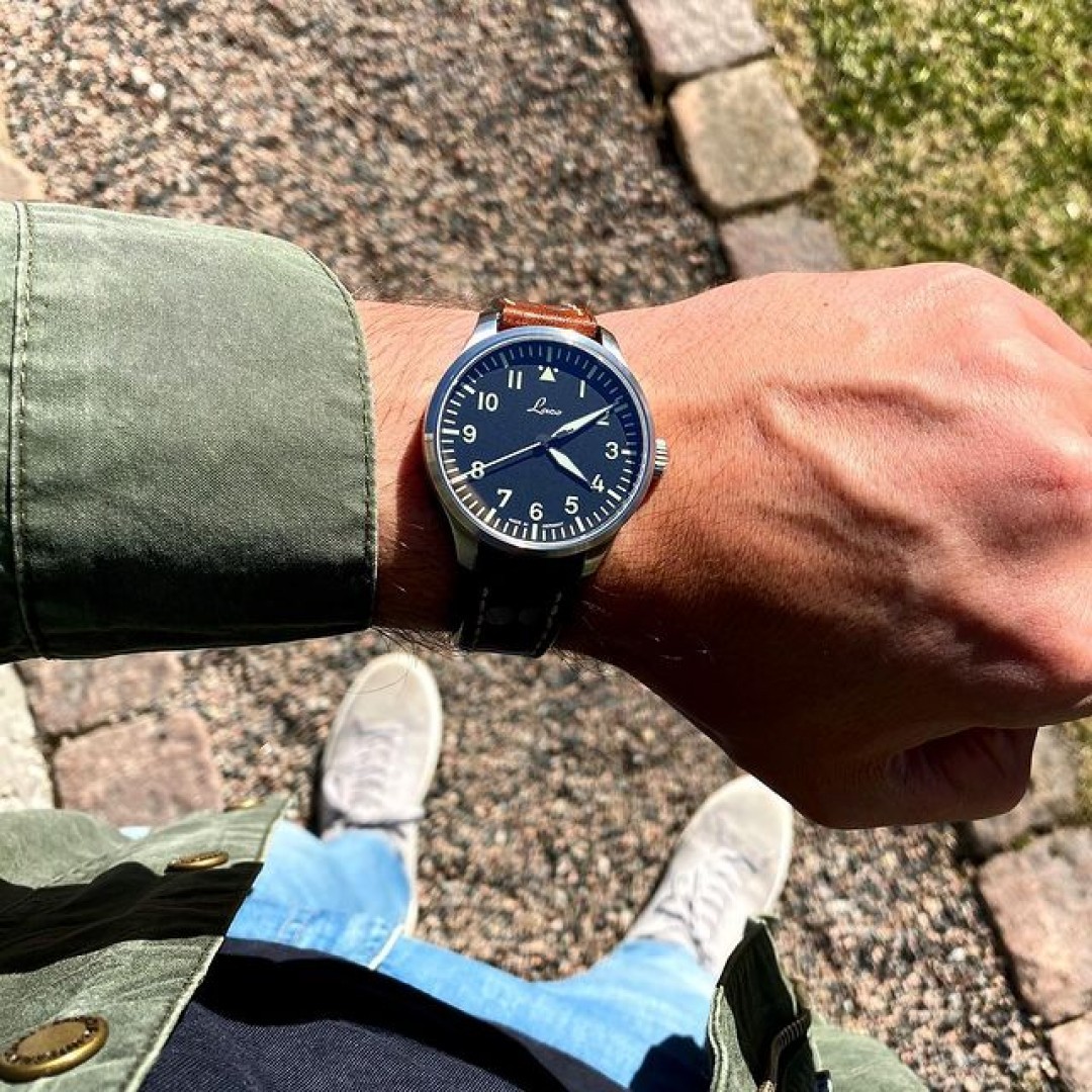 -A sunny wristy ☀️
•
•
•
#lacowatch #lacowatches #lacoflieger #fliegerwatch #flieger #fliegeruhr #pilotwatch #wristshot #wristwatch #wristcheck #menswatches #watch #watchesofinstagram #lifestyle #toolwatch #watchenthusiast #watchcollector #watchcollection #klockor #klocksnack #watchnerd #watchfreak #watchgeek #dailywatch #lumeshot #automaticwatch #mechanicalwatch #horology #luxurywatches #affordablewatches