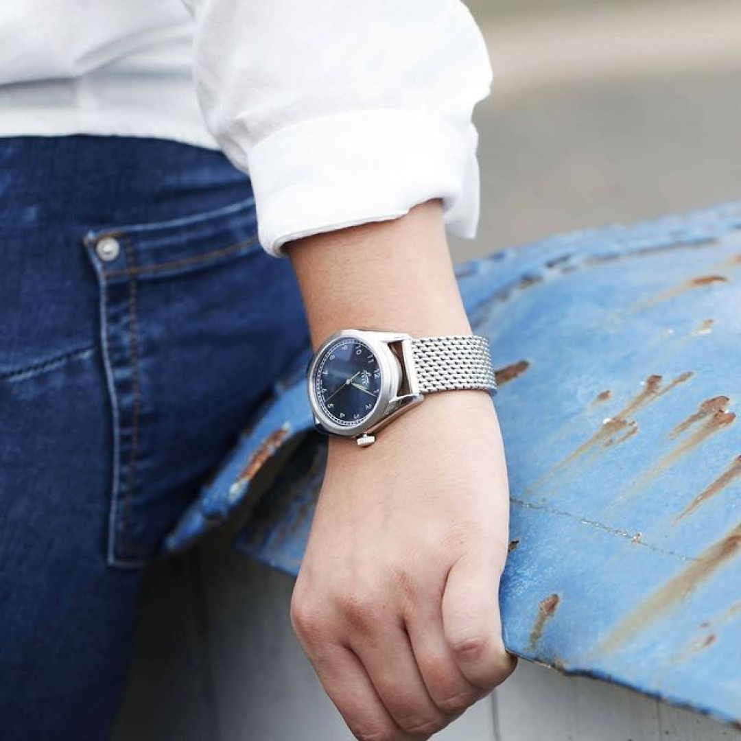 AVY WATCHES - MODEL PHILADELPHIA

This watch has a massive milanaise bracelet which wrist size is 13 to 15 cm. You can get a bigger wrist size on request. The blue sunray dial is definitely a eyecatcher.

laco1925 #laco1925 #laco #lacowatch  #madeingermany #mylacotime #navy #watchesoftheday #sea #navywatch #ootd #marineuhr #watchfam  #watches #uhren  #timepiece #lookbook #germanmade #potd #maritimetradition