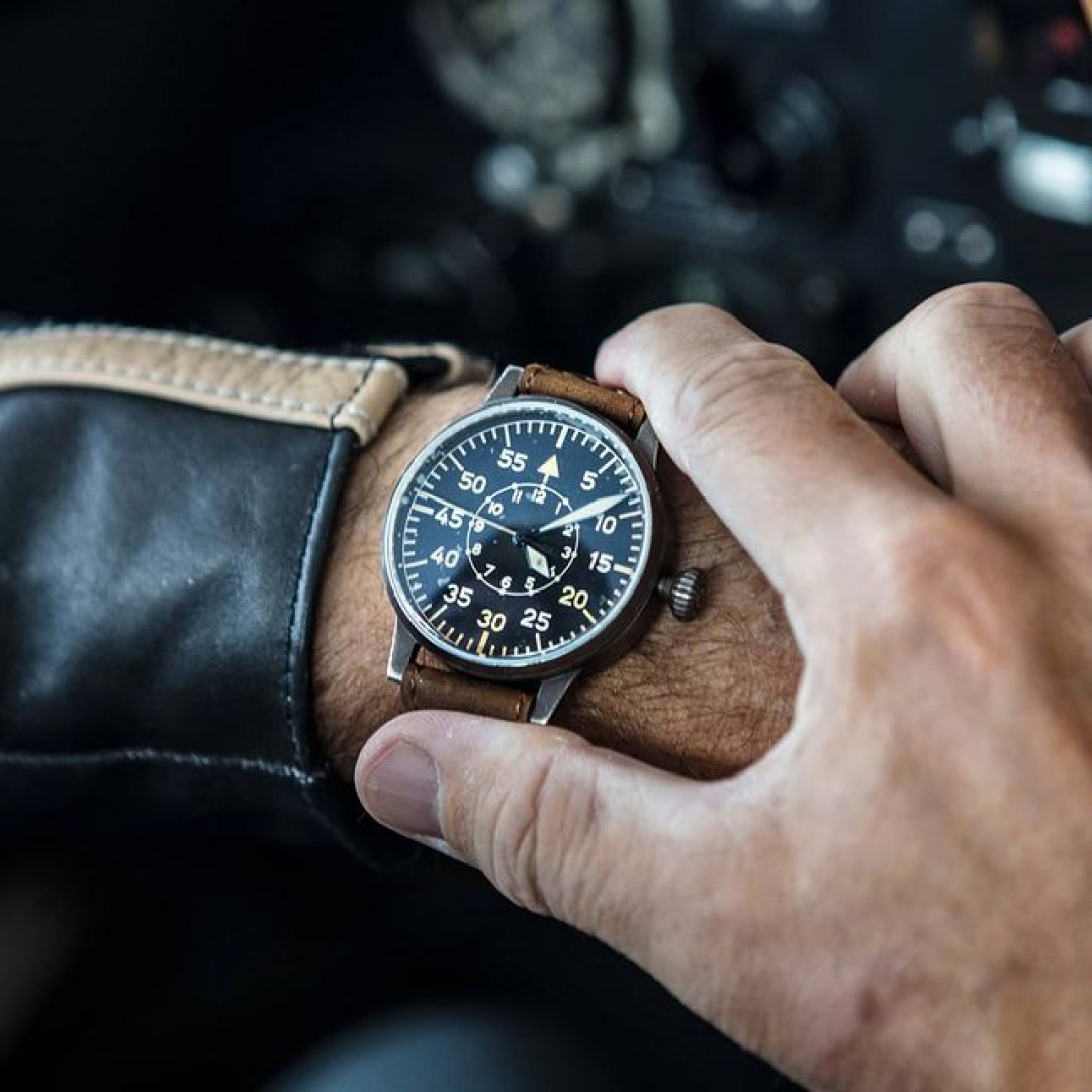 PILOT WATCH ORIGINAL - MODEL PADERBORN ERBSTÜCK 

This watch runs with the automatic movement LACO 24. It has a 42mm diameter, is 12,8 mm high and perfectly fits an arm circumference of 16-22,5 cm. 

laco1925 #laco1925 #laco #mylacotime #lacowatches #fliegeruhr #lacopilot #watchesoftheday #uhren #watchfam #pilotlife #watchgeek #watchcollection #original #dailywatch #erbstück  #timepiece #pilot #pilotwatch #potd #watches  #madeingermany