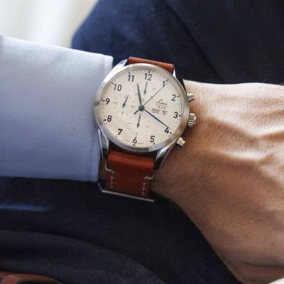 CHRONOGRAPHS - MODEL CHICAGO

This watch runs with the automatic chronograph Laco 50 and is covered by a sapphire display back. Its stainless steel case has a diameter of 44mm and a height of 15 mm.

laco1925 #laco1925 #laco #lacowathes #mylacotime #chronograph #watchlover #office #uhren #timepiece #chrono #watchesoftheday #dailywatch #watchesofinstagram #business #watchcollection #madeingermany #potd #watches #lacopilot #lookbook