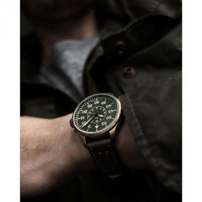 I’ll tell you this. Taking a wristfie without a tripod and remote shutter is quite a challenge to be honest! Anyway here is my #fliegerfriday post and laco1925 Aachen Oliv ✈️

#laco #laco1925 #wristfie #wristshot #wristshotordie #lacoerbstück #iwc #lacowatches #pilot #pilotwatch #pilotwatches #strapsaturday #flieger #madeingermany #watch #watchfamasia #vintagewatch #watchuseek #uhr #uhren #uhrforum #chronomag #watchmania #menswatch #pilotlife #hodinkee #hodinky #8past10