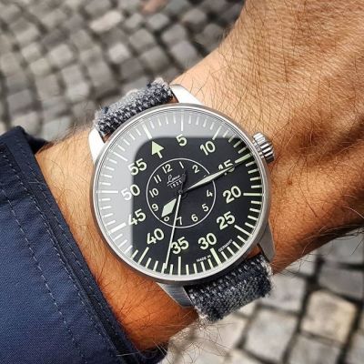 Jeden poctivej #FliegerFriday a sepranej a strašně pohodlnej canvas ze #StrapsCo .