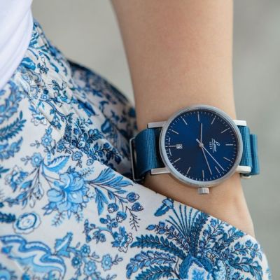 CLASSICS - MODEL AZUR 40

The watch Azur 40 is inspired by the Bauhaus stye and has a blue nylon strap. This model is waterproof up to 5 ATM and is equipped with the Automatic movement Laco 15.

laco1925 #lacowatch #laco1925 #mylacotime #laco #madeingermany #uhren #germanmade #wristshot #watchesoftheday #dailywatch #watchgeek #timepiece #watchlover #watches #watchfam #watchcollection #ootd #potd #lookbook #classic #lacoclassics #classy