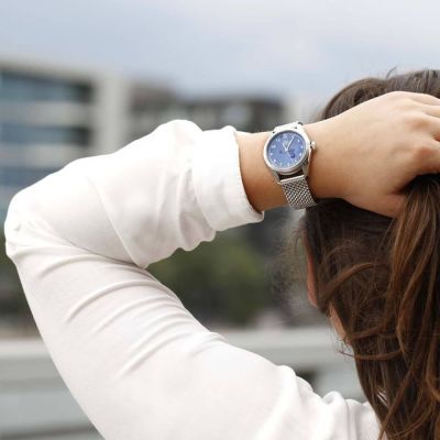 NAVY WATCHES - MODEL PHILADELPHIA

This one runs with the automatic movement Laco 24. It has a domed, anti-reflective sapphire crystal and a sapphire crystal back. The body of this watch is held by a massive milanaise bracelet.

laco1925 #laco1925 #mylacotime #lacowatch #navy #laco #germanmade #watchfam #maritimetradition #outfitinspiration #dailywatch #marineuhr #madeingermany #watchesoftheday #ootd #navywatch #watches #uhren #timepiece #lookbook #potd